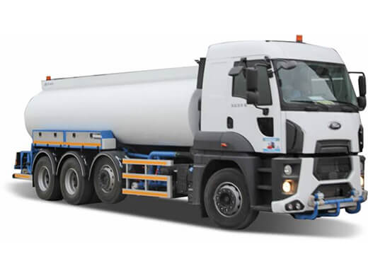 Ümraniye'de şantiye sahasında tanker su hizmeti